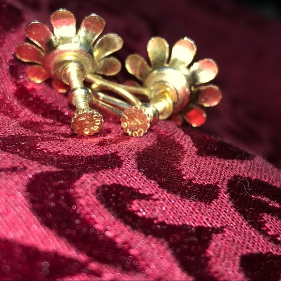 Set of Vintage 12kt GF earrings and brooch - Picture 6 of 9